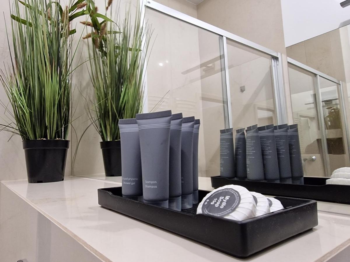Microhotels Fabryczna 17 지엘로나구라 외부 사진