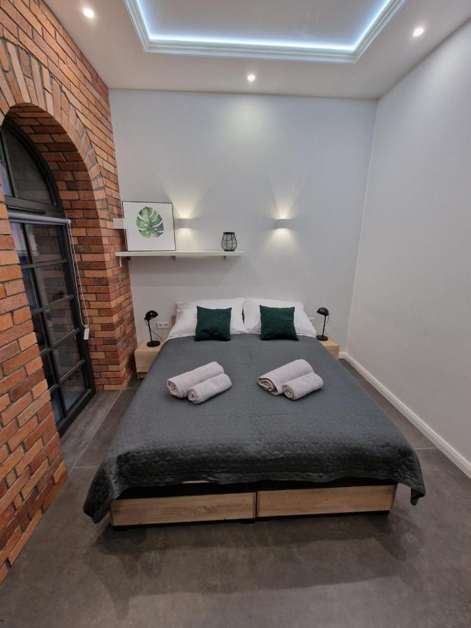 Microhotels Fabryczna 17 지엘로나구라 외부 사진