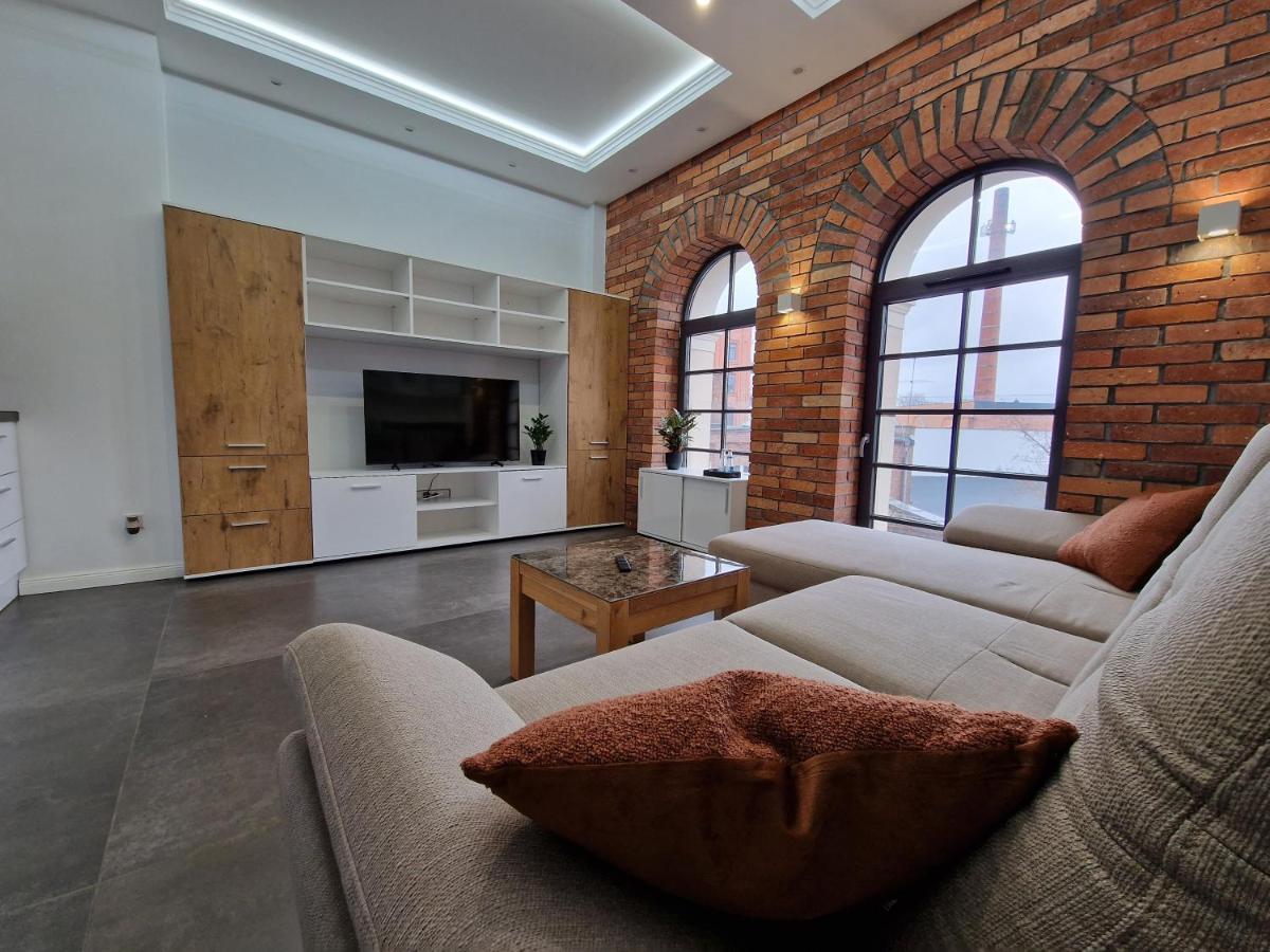 Microhotels Fabryczna 17 지엘로나구라 외부 사진